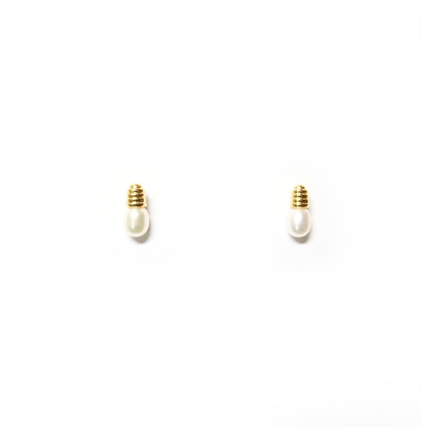Aesthetic Gold-plated Pearl Light Bulb Stud Earrings