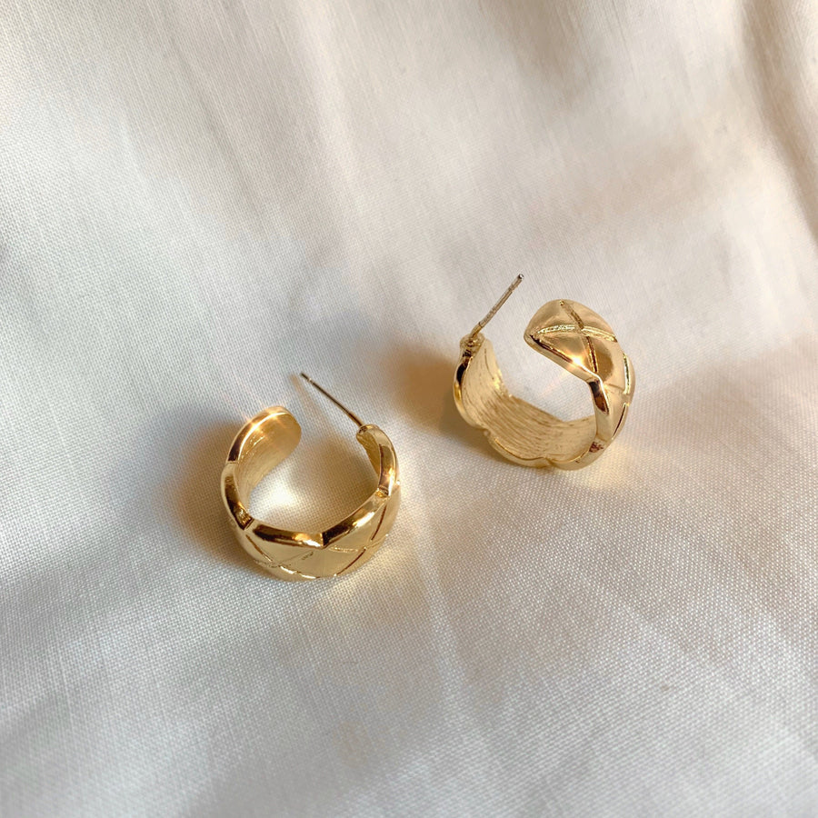 Aesthetic Gold-plated Round Hoop Earrings
