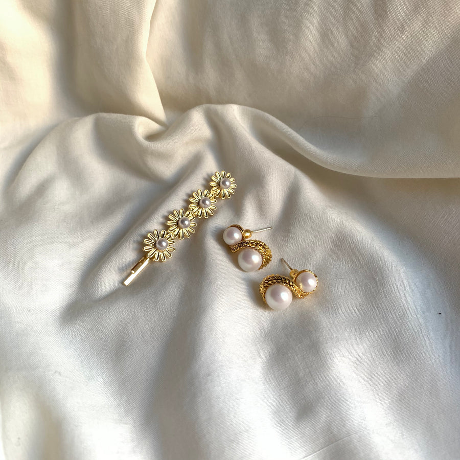 Elegant Gold-plated Pearl Floral Jewelry Set