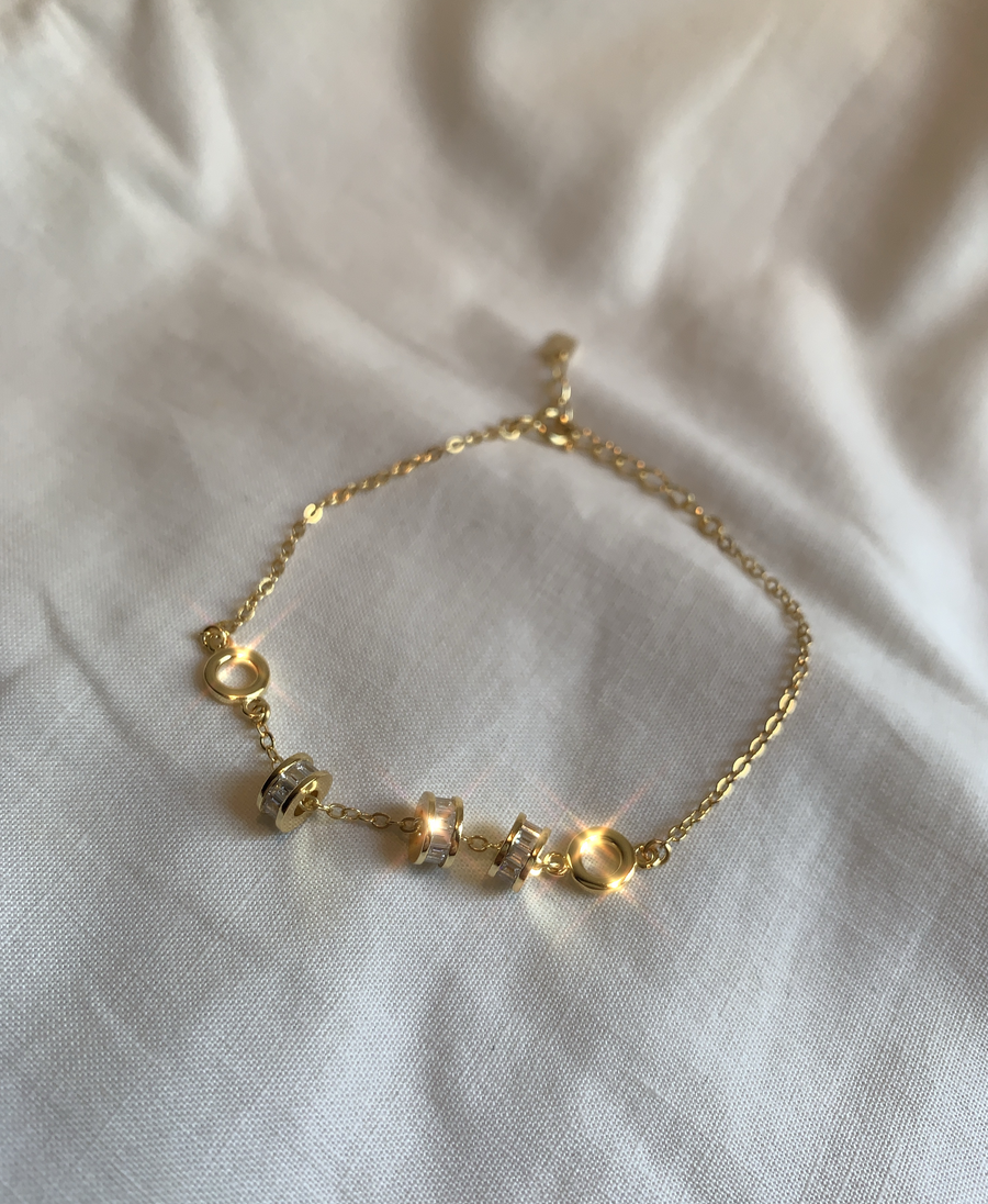 Elegant Gold-plated Zirconia Bracelet