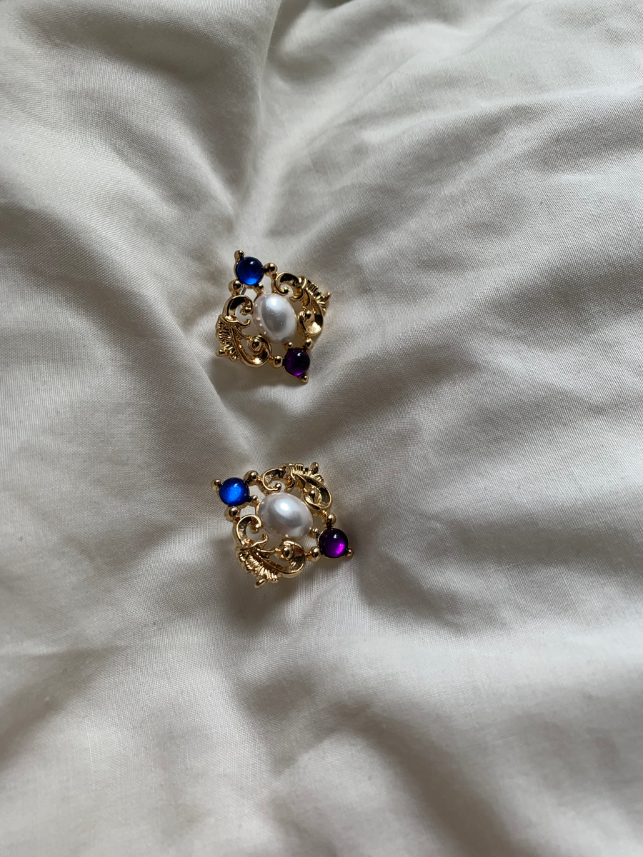 Vintage Gold-plated Resin Earrings